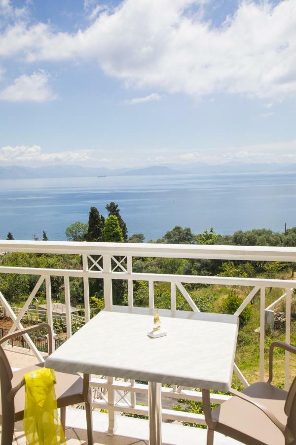 Brentanos Apartments - A - View Of Paradise Gastouri  Eksteriør billede